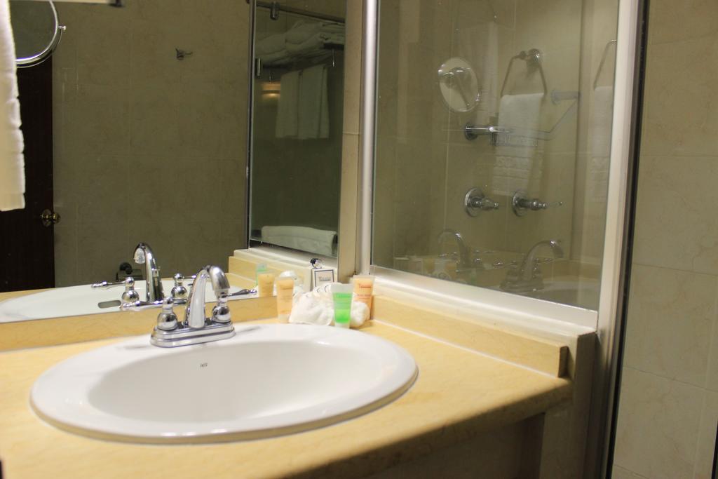 Toscana Inn Hotel مدينة باناما الغرفة الصورة
